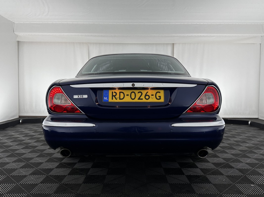 Jaguar XJ