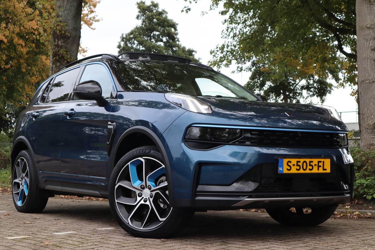 Lynk & Co 01