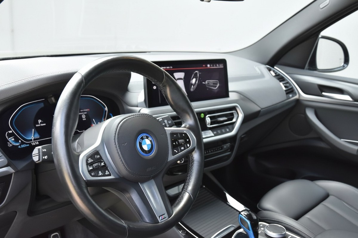 BMW iX3