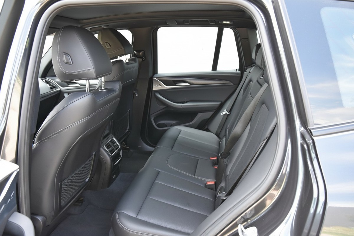 BMW iX3
