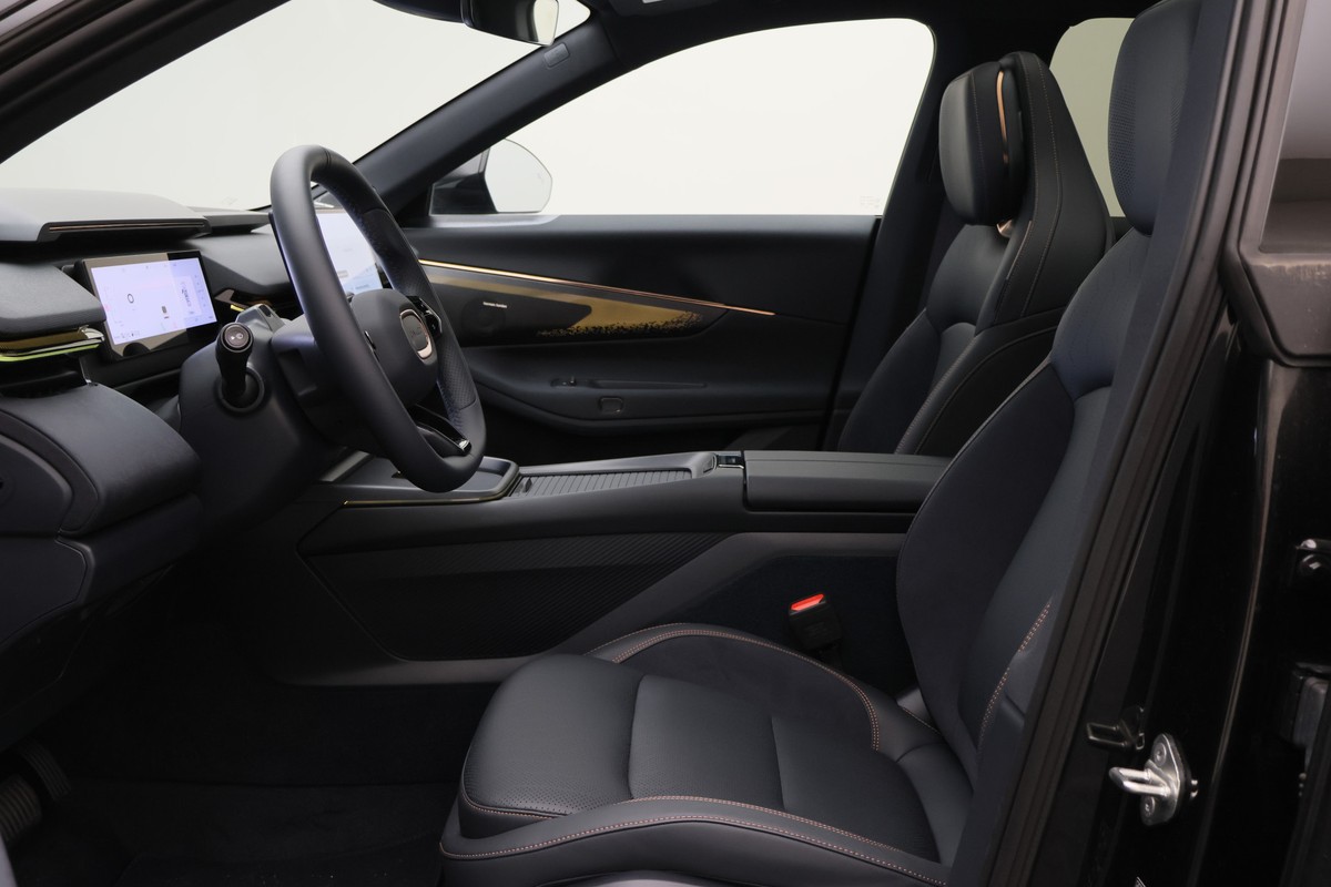 Lynk & Co 08