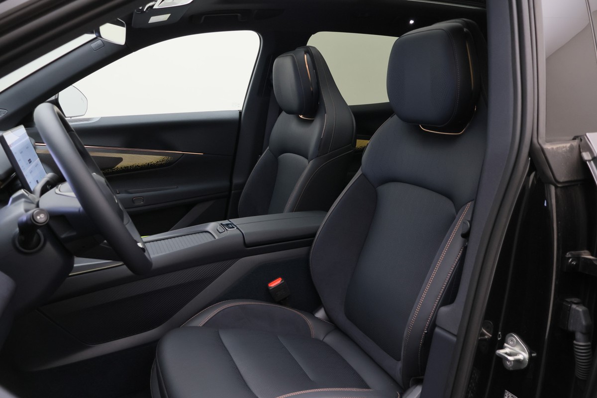Lynk & Co 08