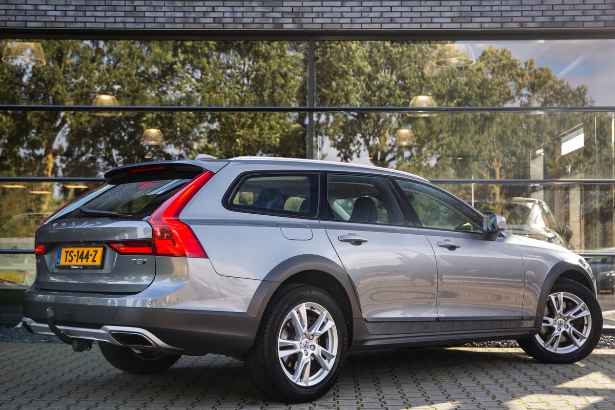 Volvo V90