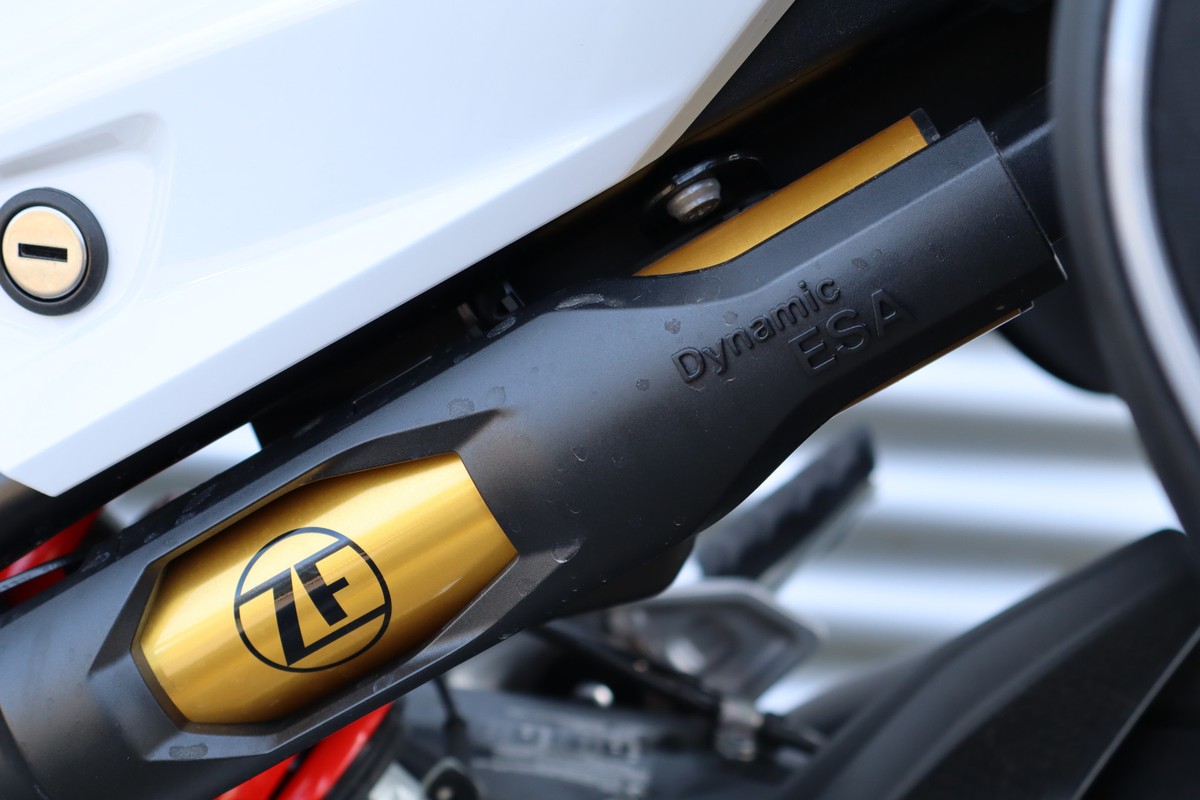 BMW F 900 R