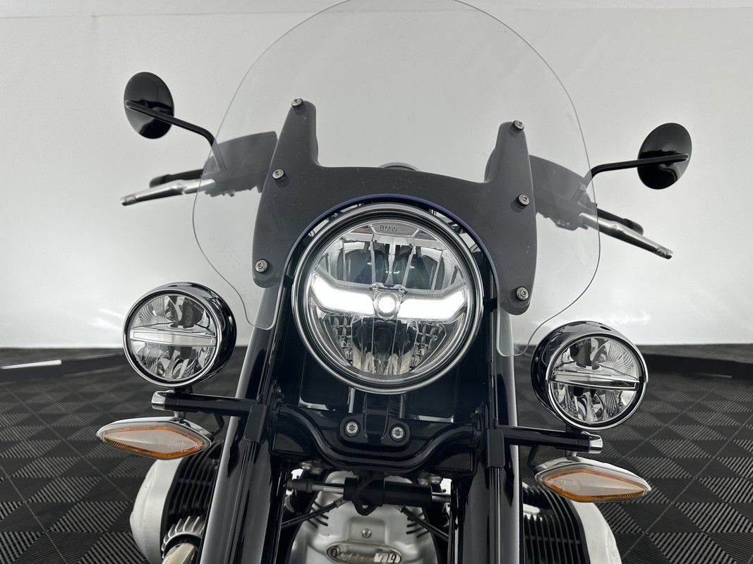 BMW R 18