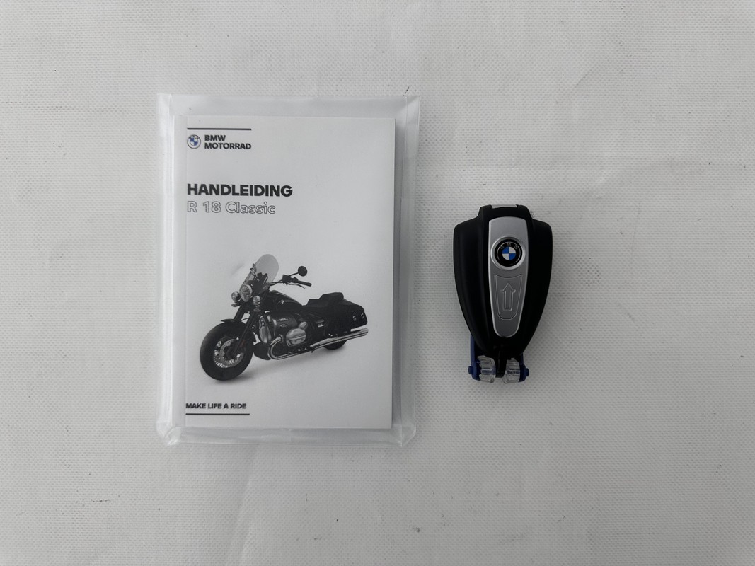 BMW R 18