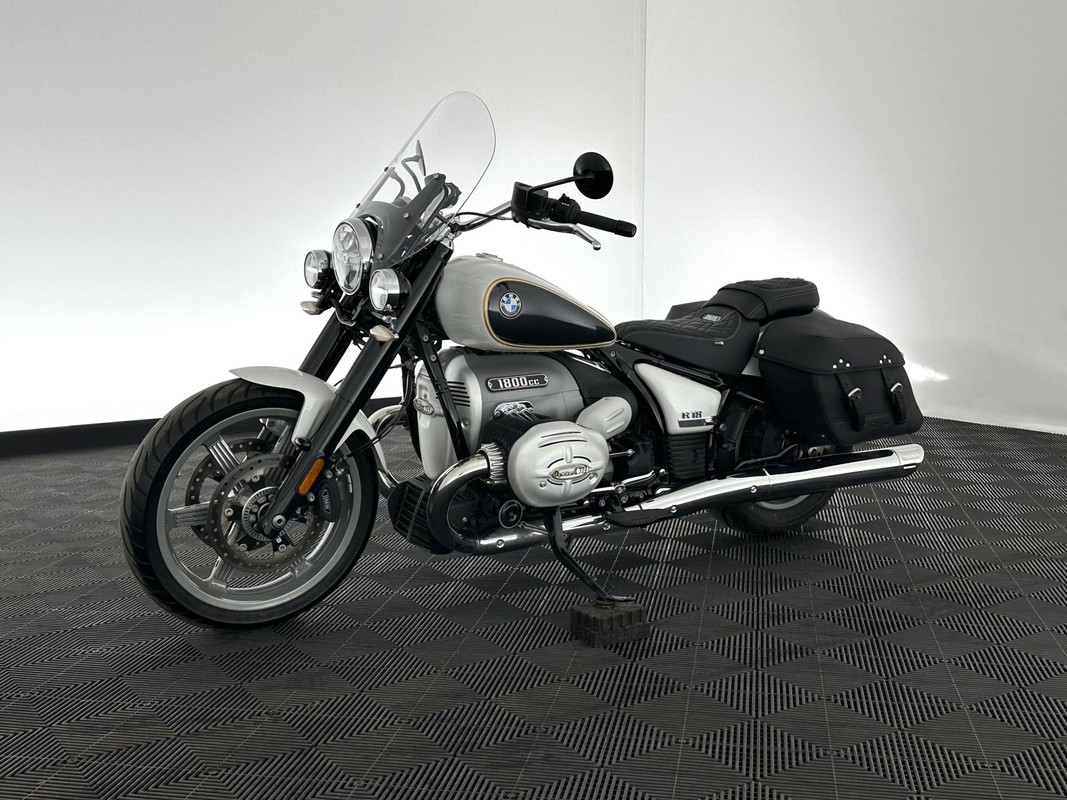 BMW R 18