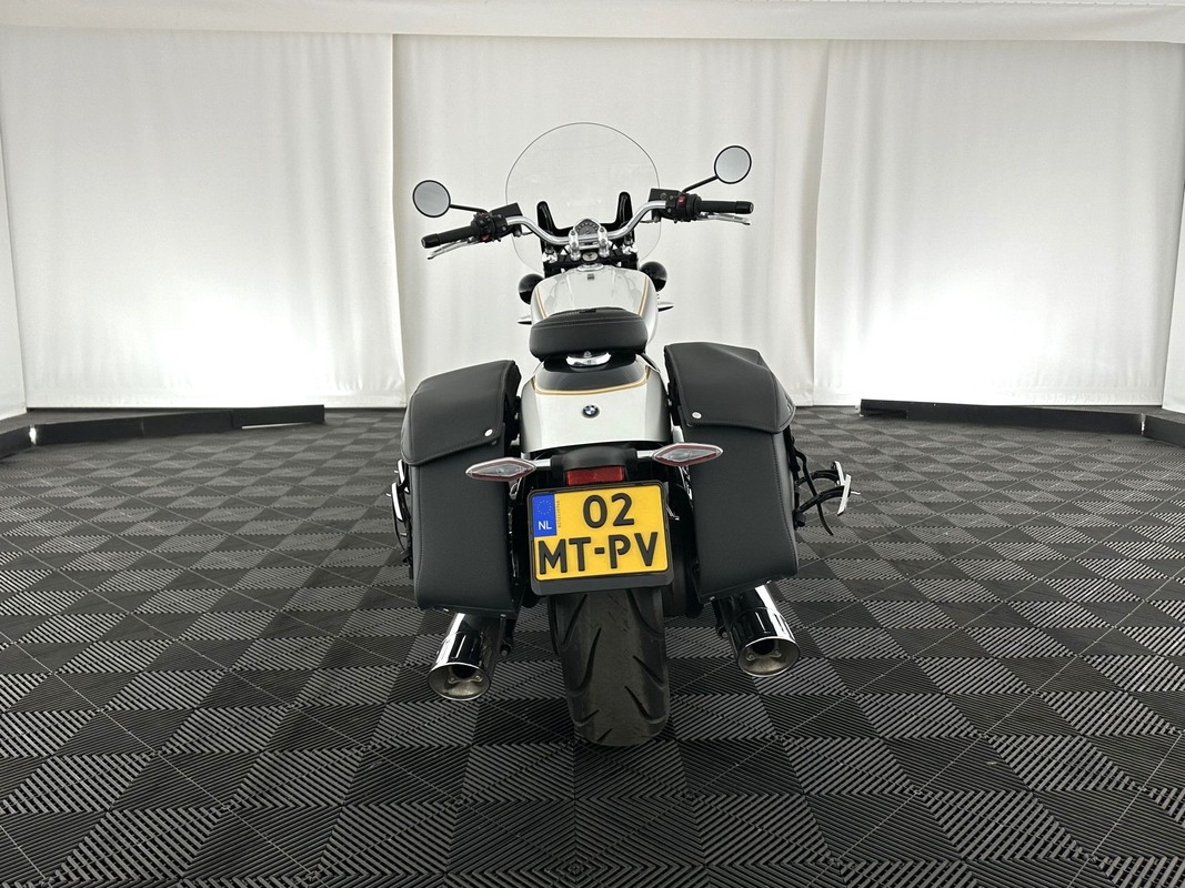 BMW R 18