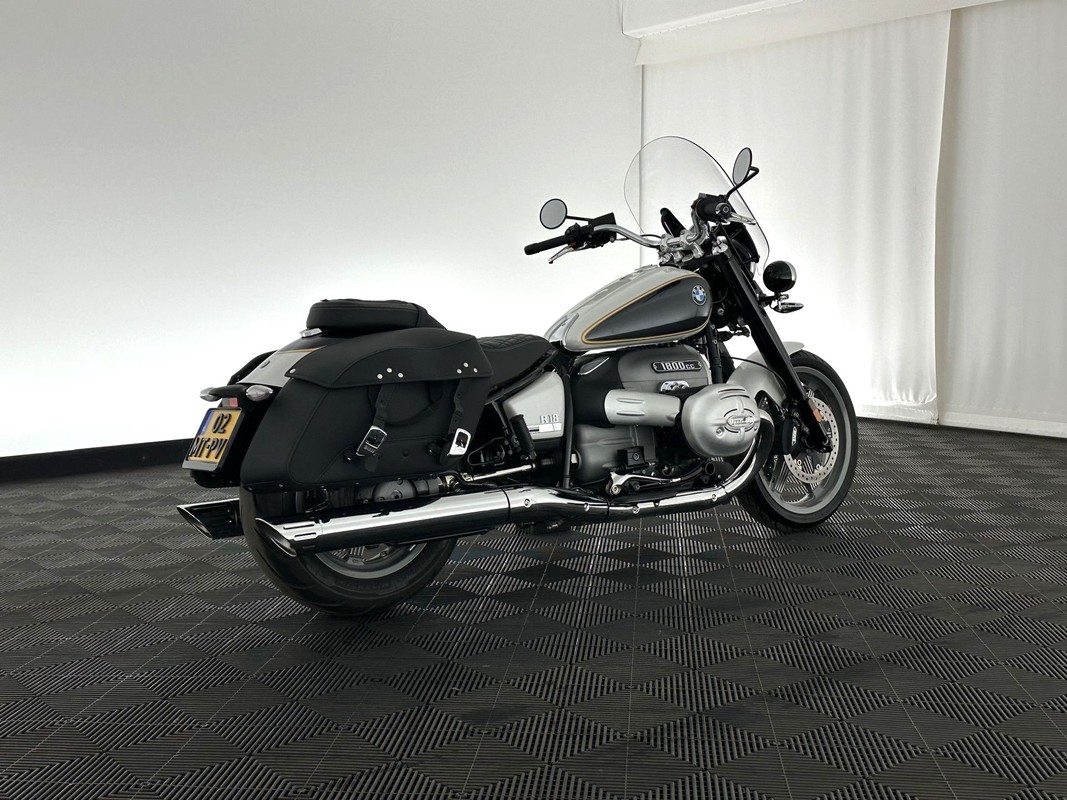 BMW R 18