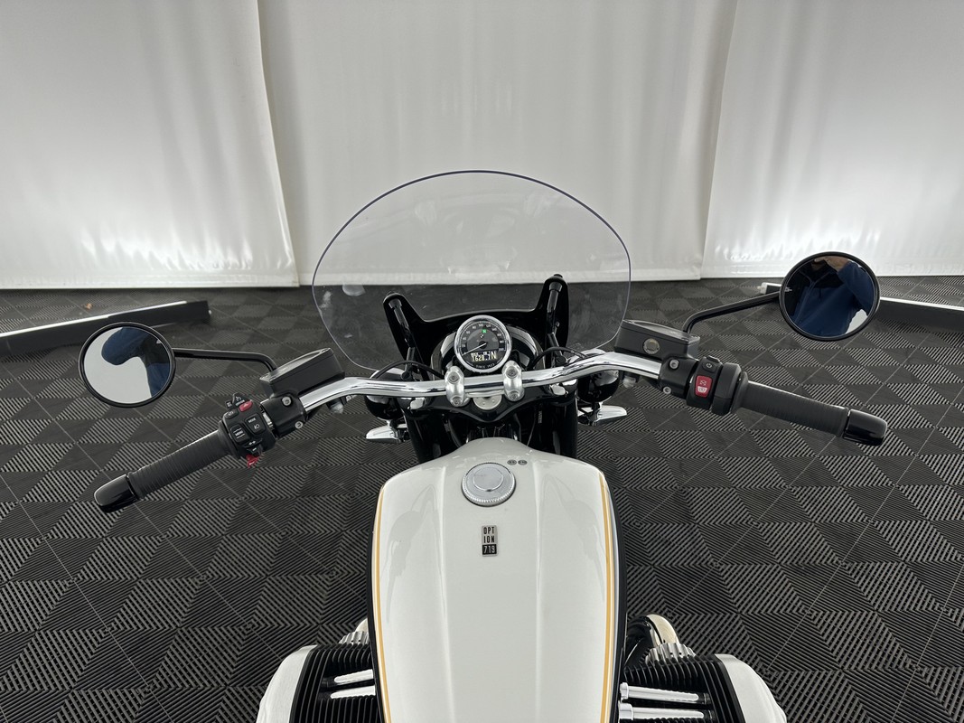 BMW R 18