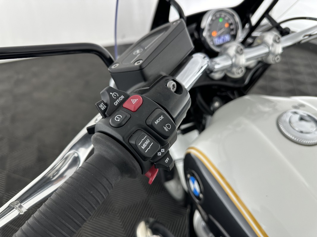 BMW R 18