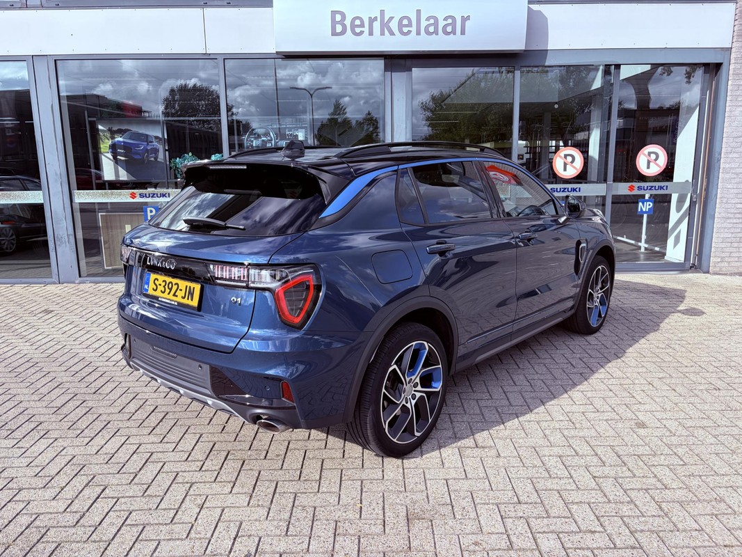 Lynk & Co 01