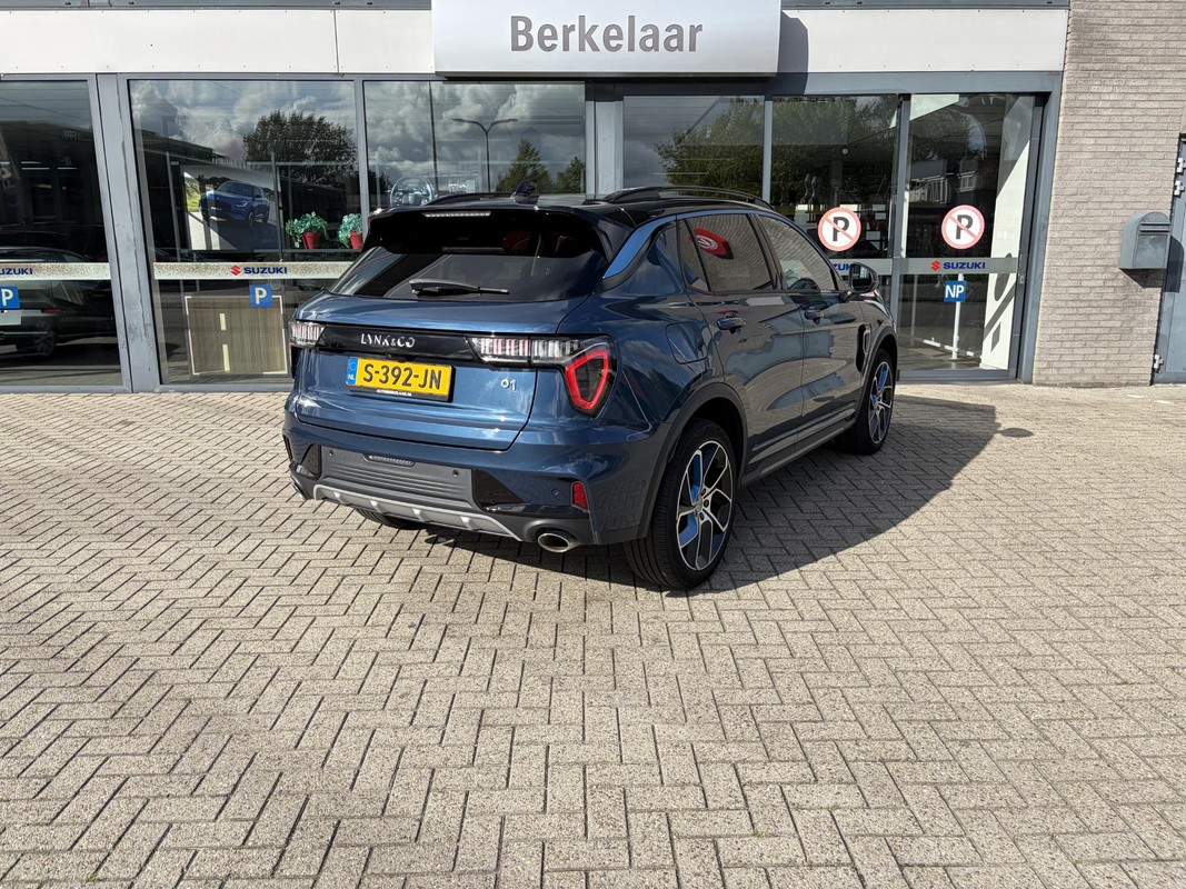Lynk & Co 01
