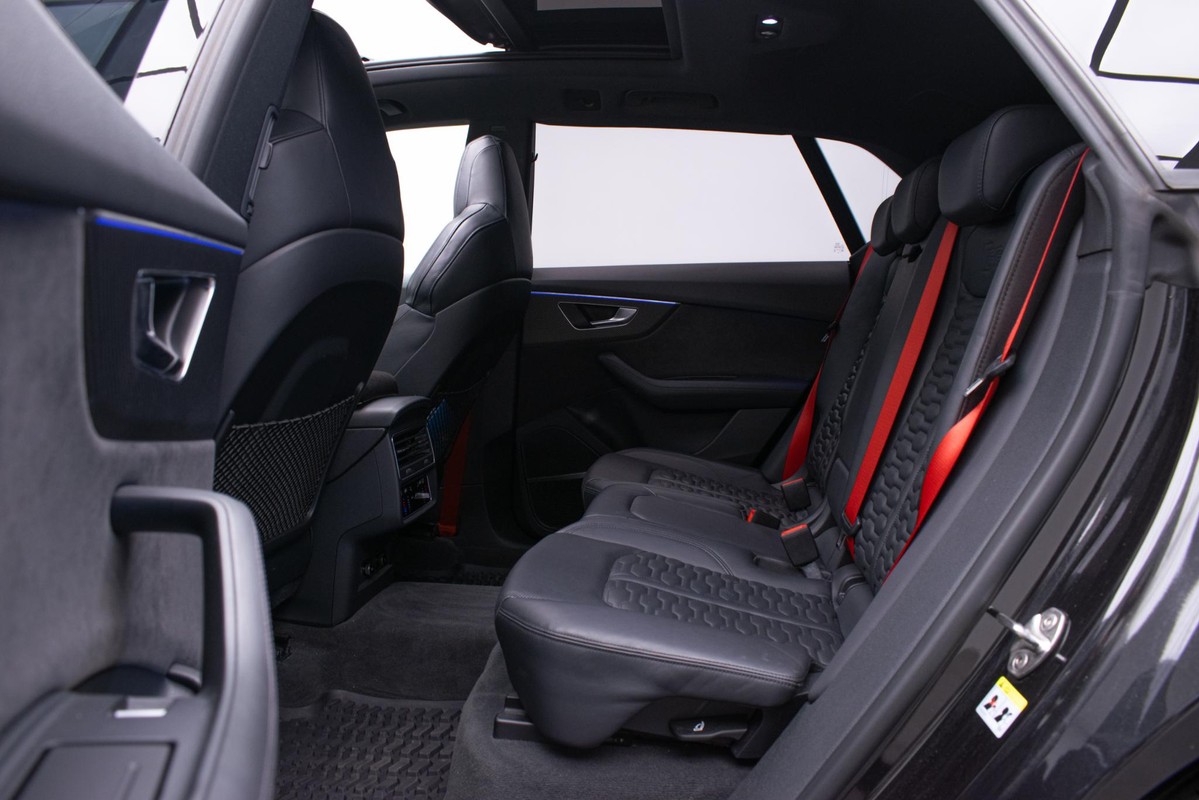 Audi RSQ8