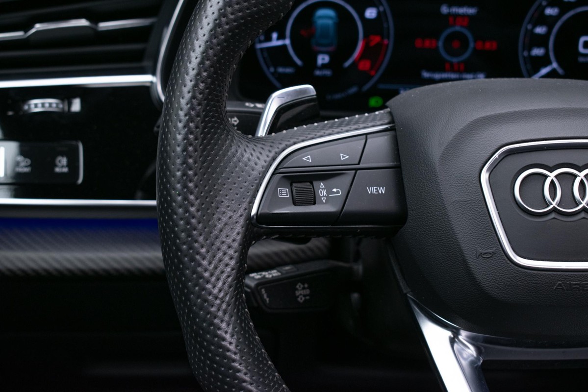 Audi RSQ8