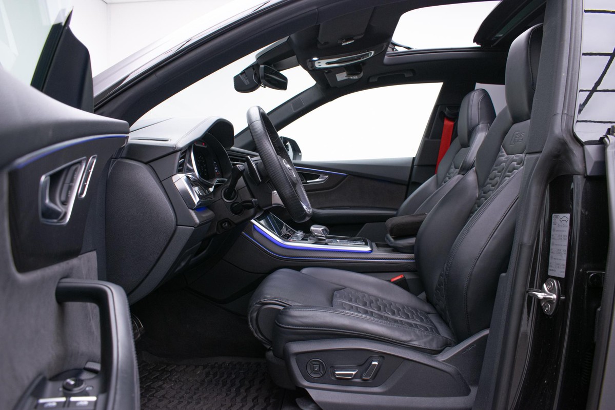 Audi RSQ8