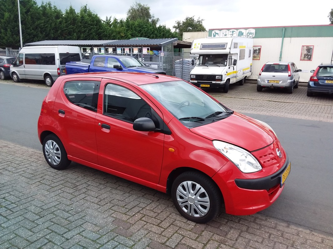 Nissan Pixo