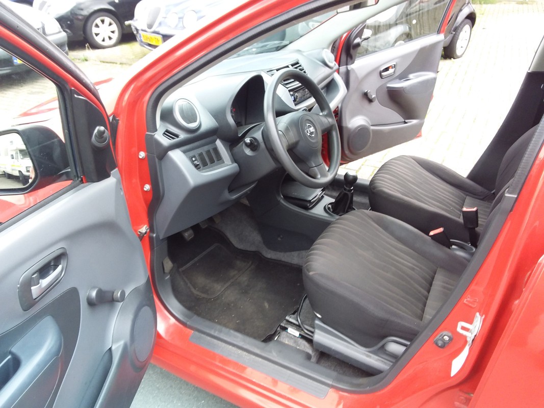 Nissan Pixo