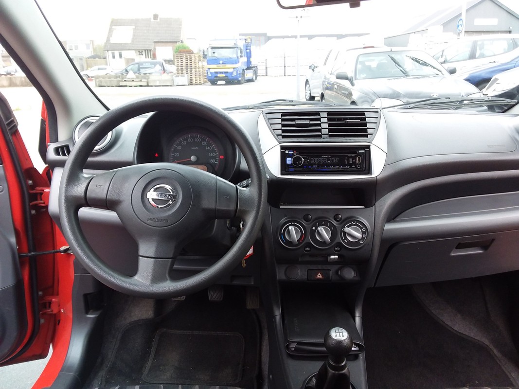 Nissan Pixo
