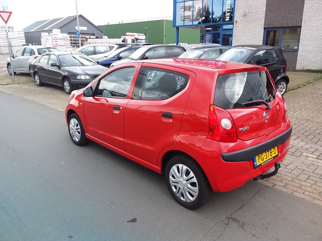 Nissan Pixo