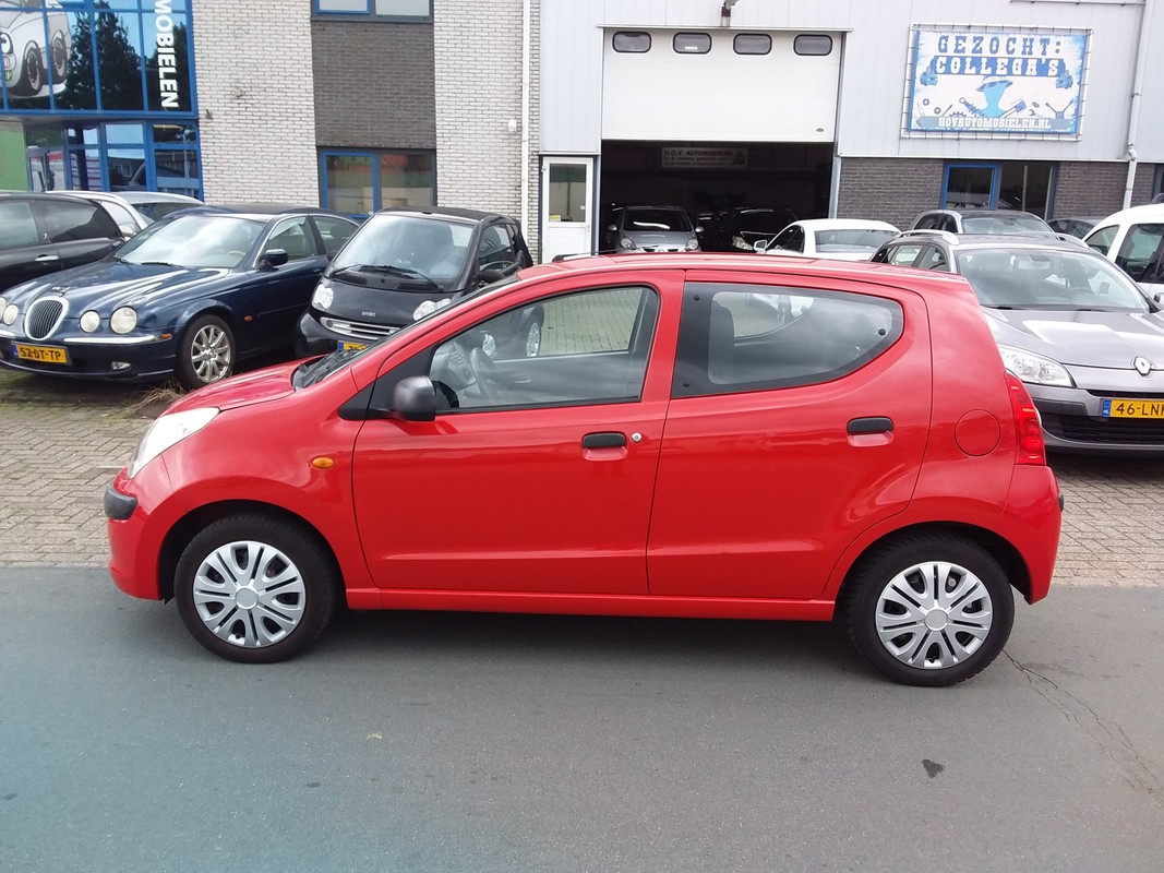 Nissan Pixo