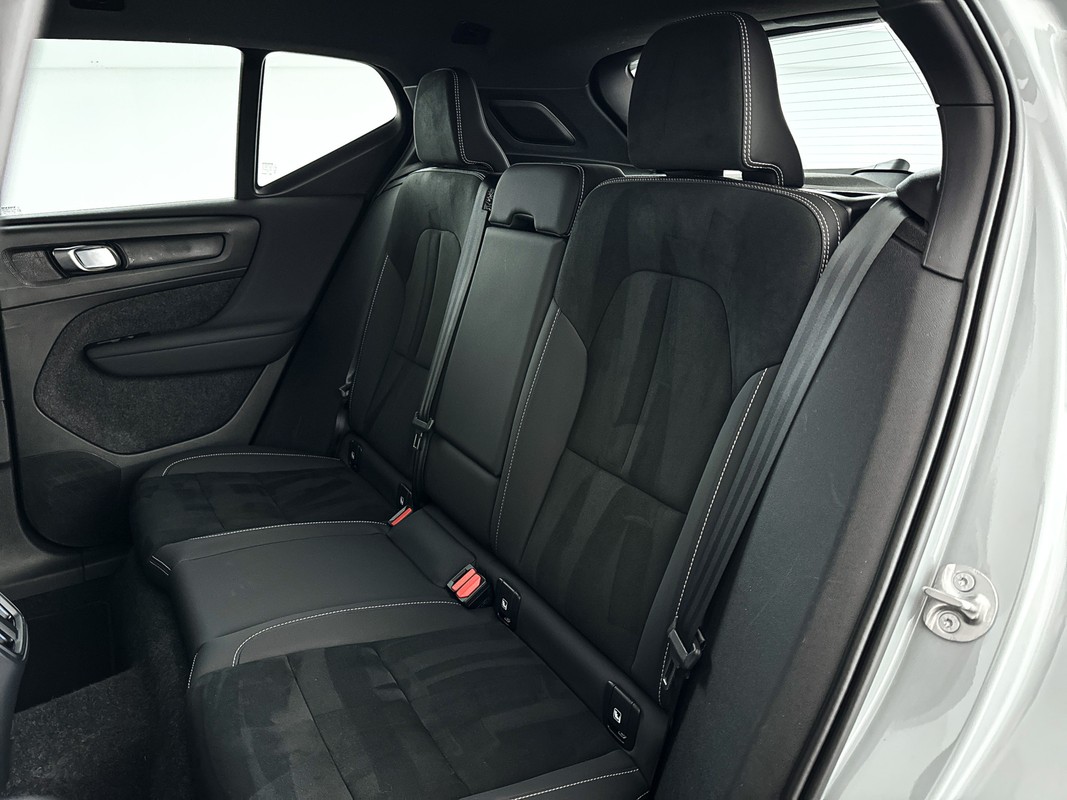 Volvo EX40
