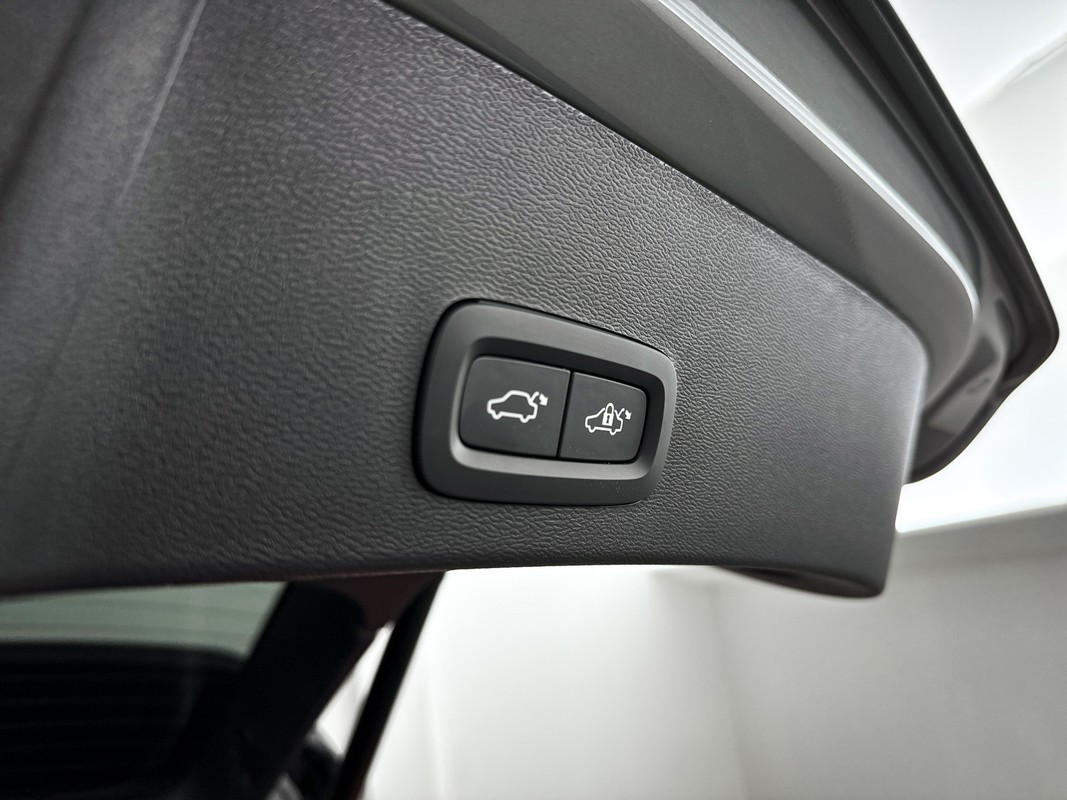 Volvo EX40