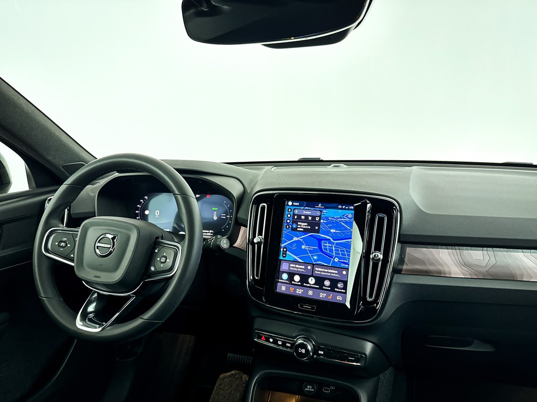 Volvo EX40