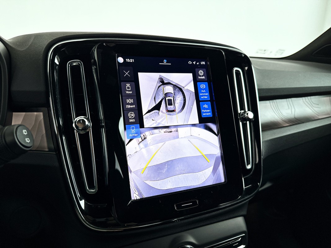 Volvo EX40
