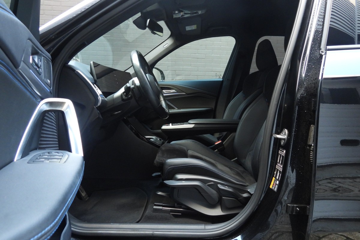 BMW iX1