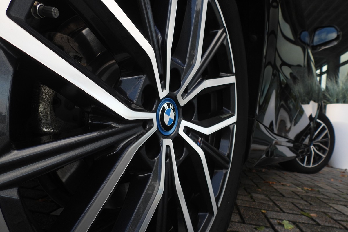 BMW iX1