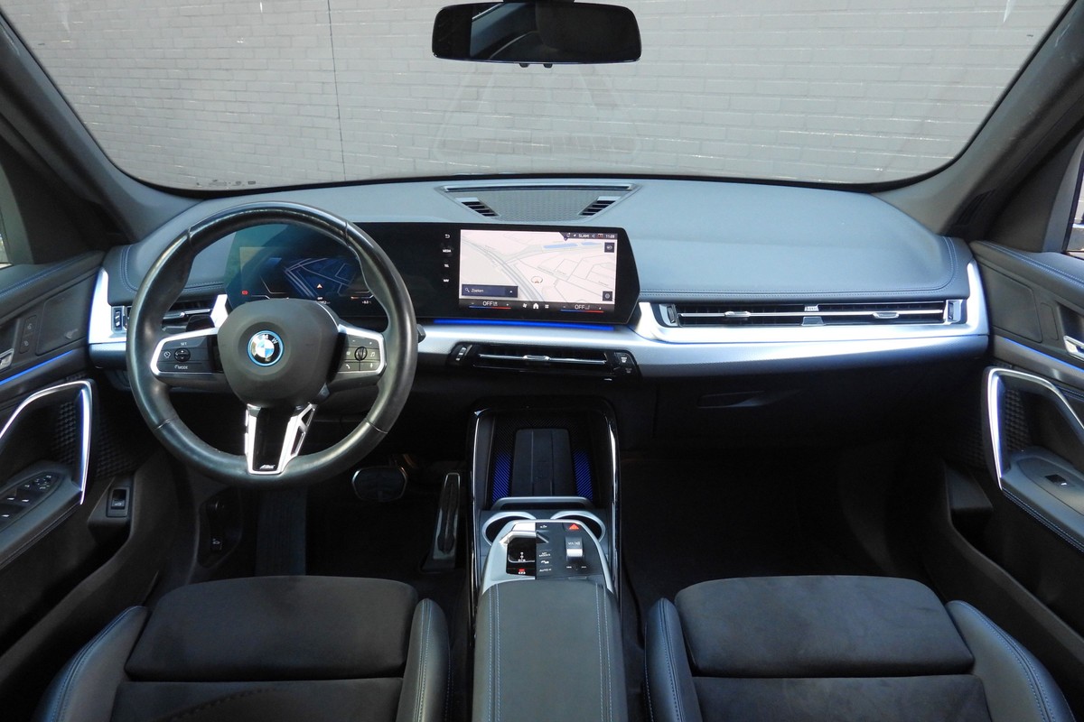 BMW iX1
