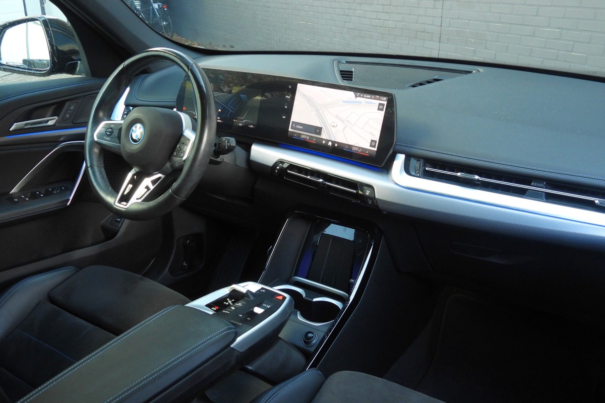 BMW iX1