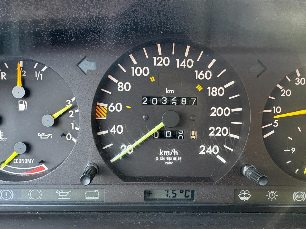 Mercedes-Benz 300