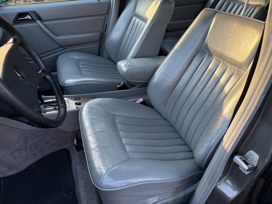 Mercedes-Benz 300