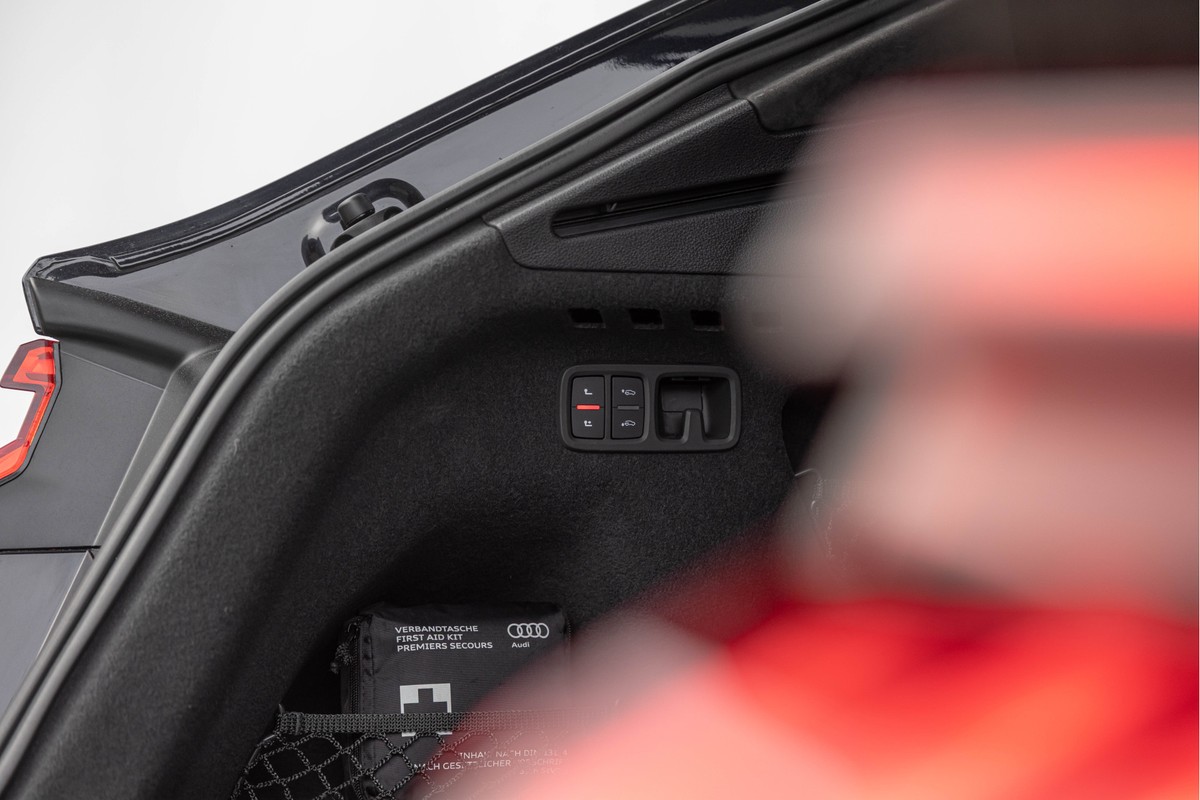 Audi RSQ8