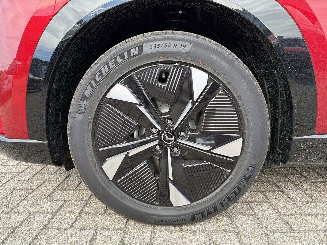Mazda CX-6e