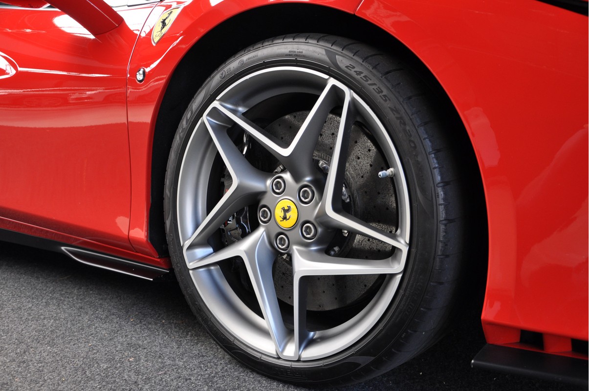 Ferrari F8 Spider