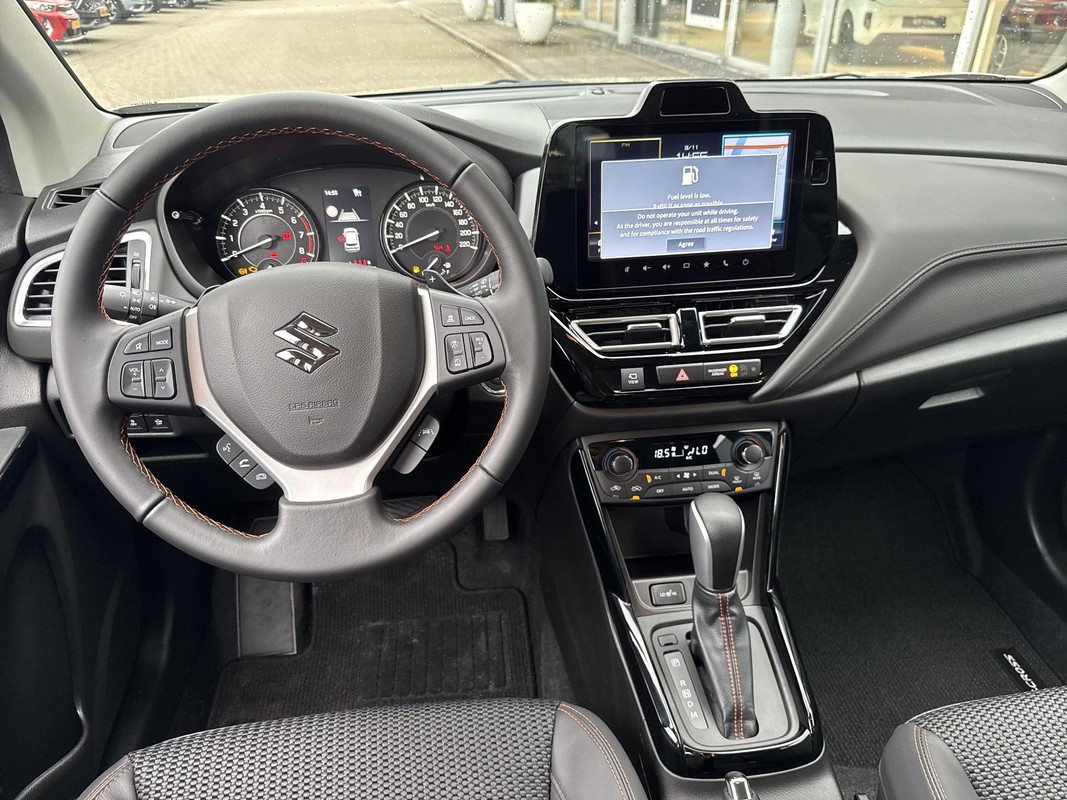 Suzuki S-Cross