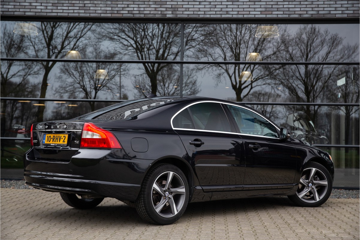 Volvo S80