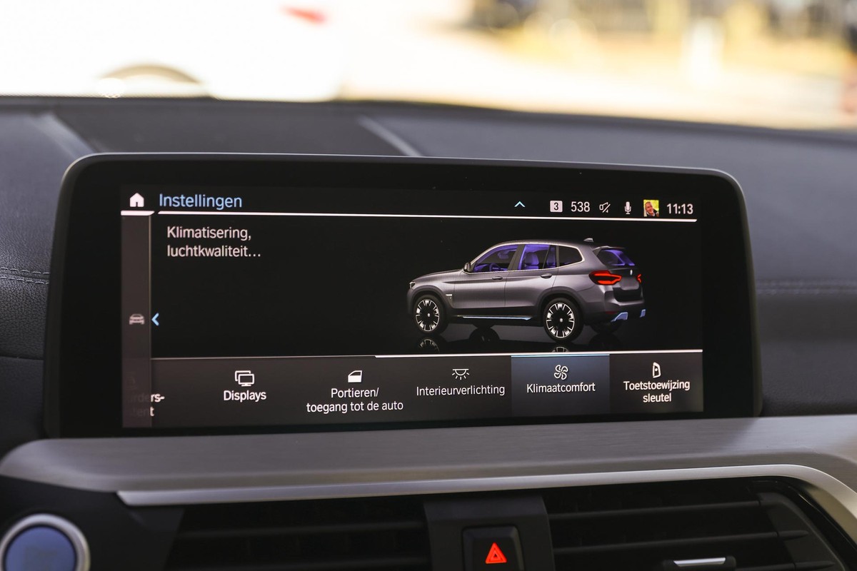 BMW iX3