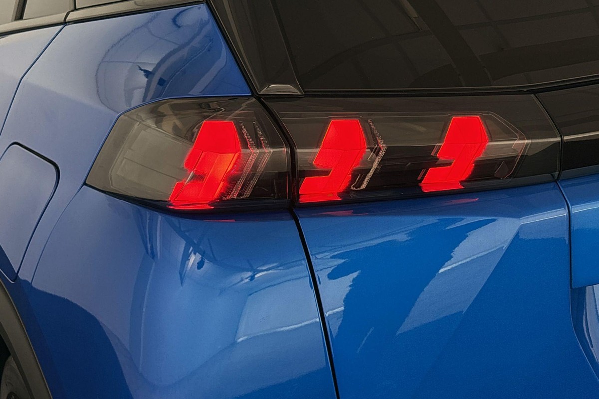 Peugeot e-2008