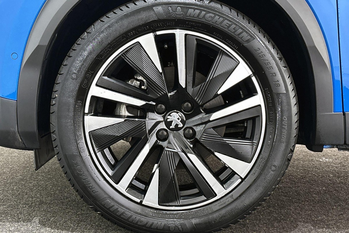Peugeot e-2008