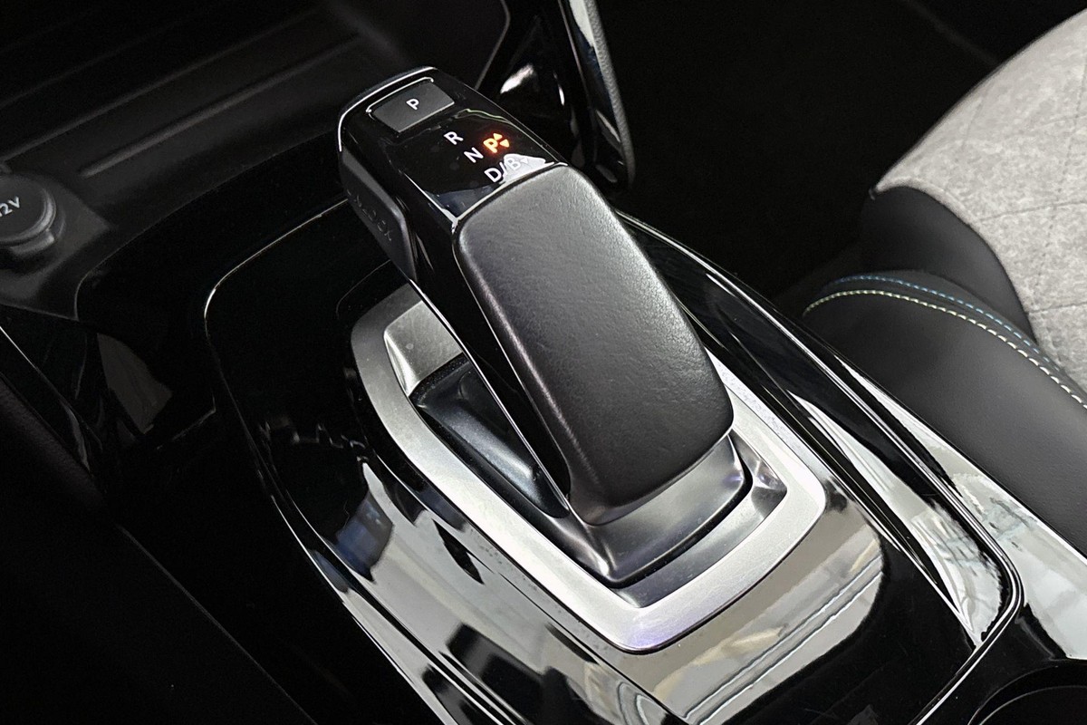 Peugeot e-2008