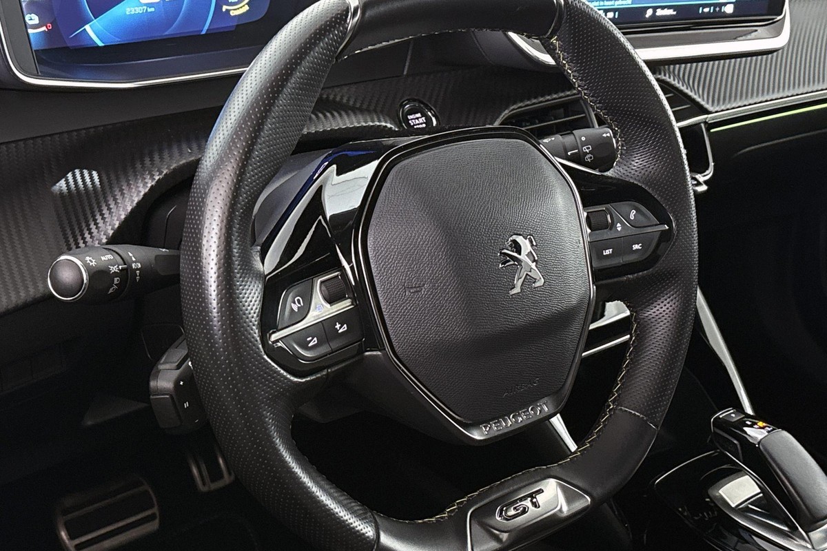 Peugeot e-2008
