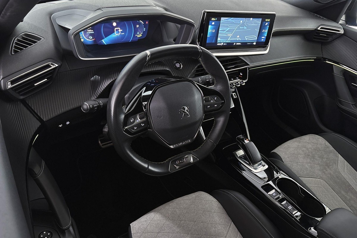 Peugeot e-2008