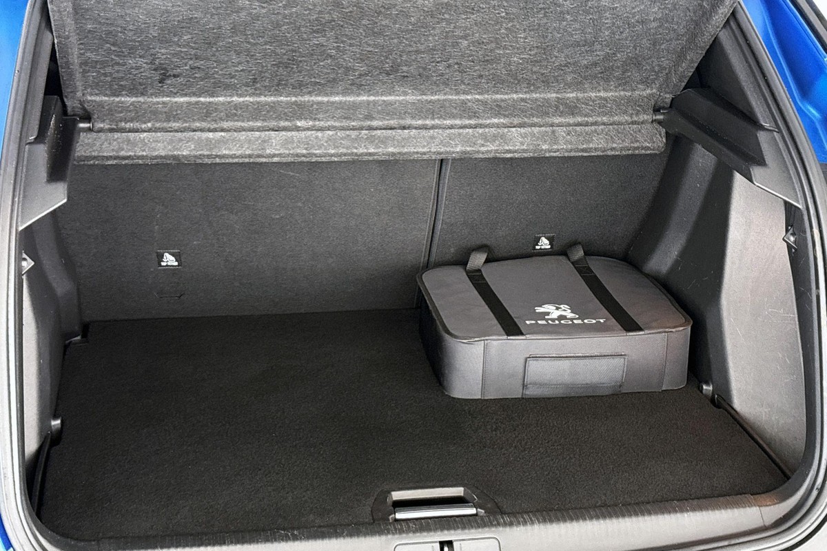 Peugeot e-2008