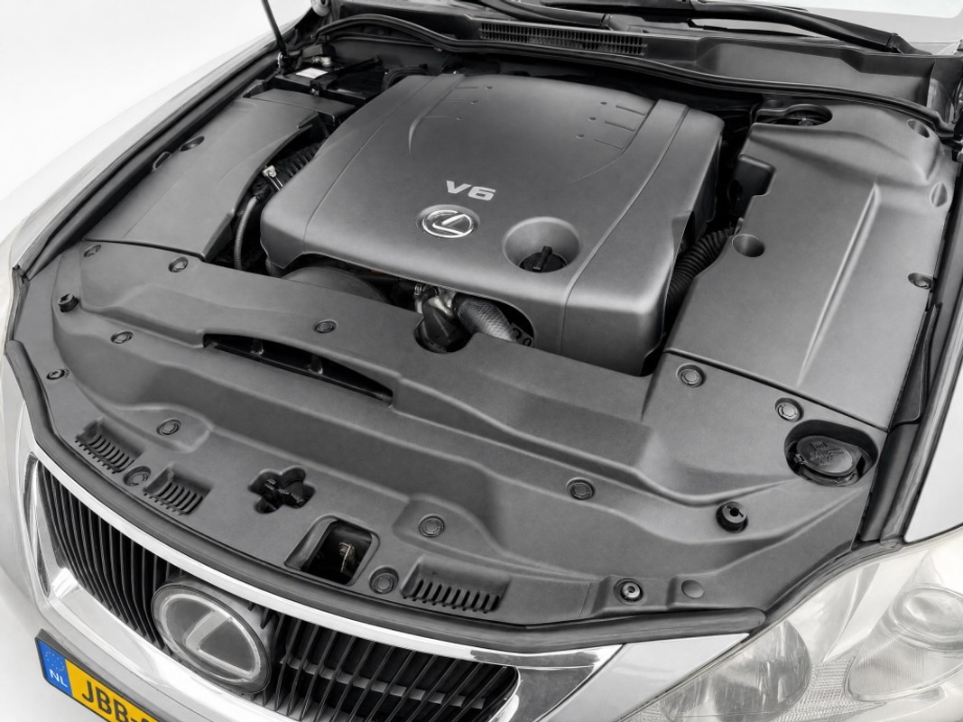 Lexus IS