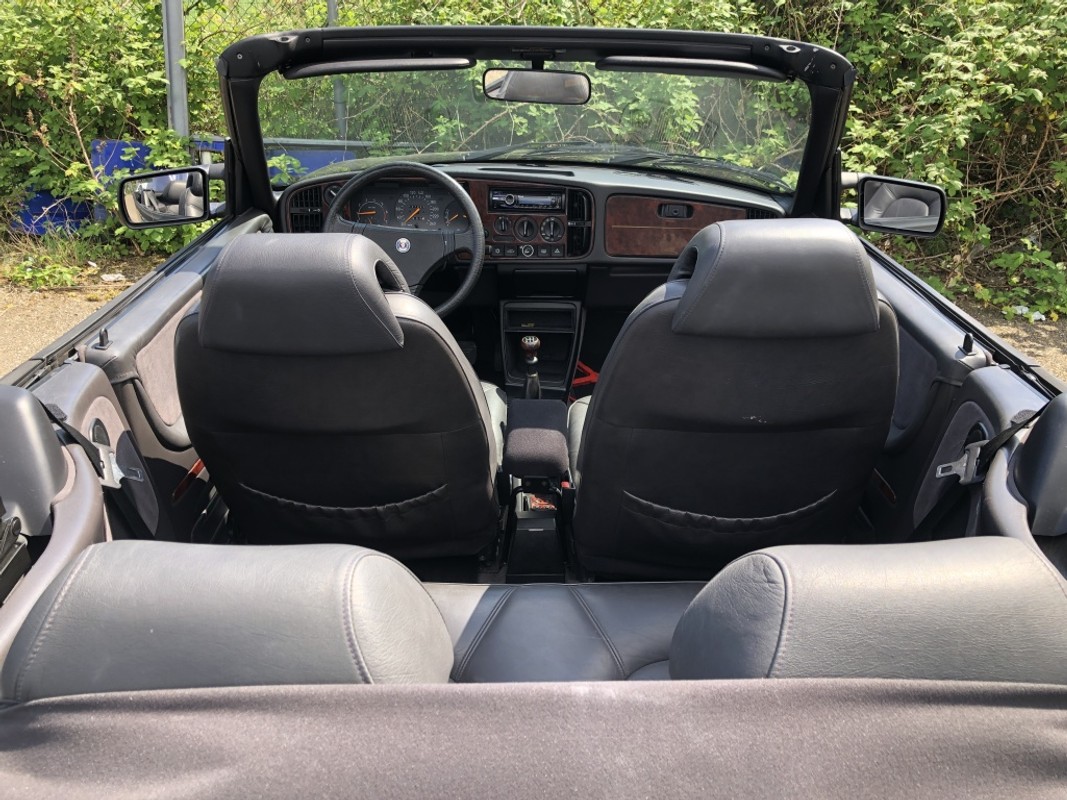 Saab 900