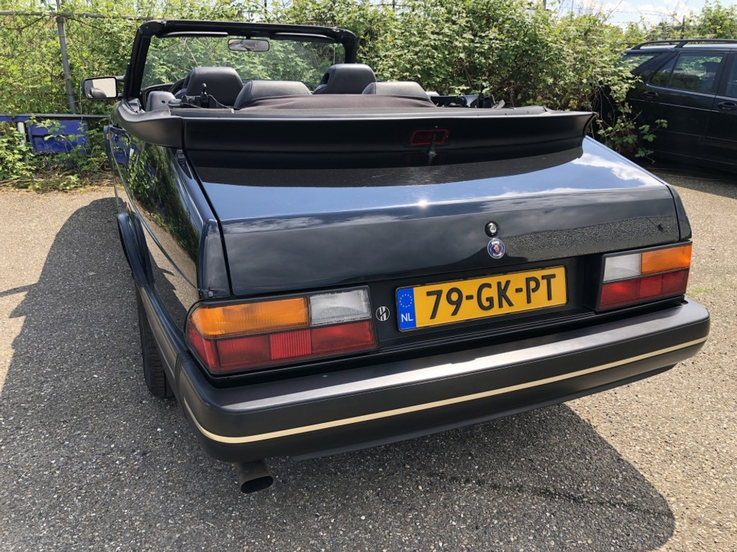 Saab 900